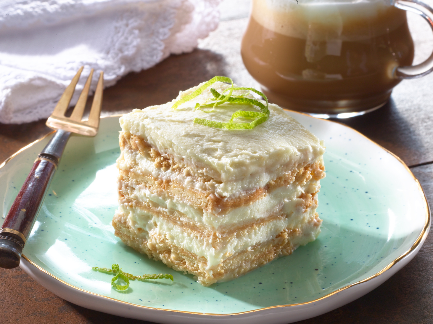 Da clic en la imagen para ver la receta más especifica de una CARLOTA de LIMON 